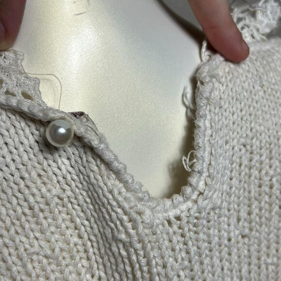 Bechamel White Hand-Knit Sweater with Lace Collar & Holiday Bow Design, Size M - Picture 6 of 11